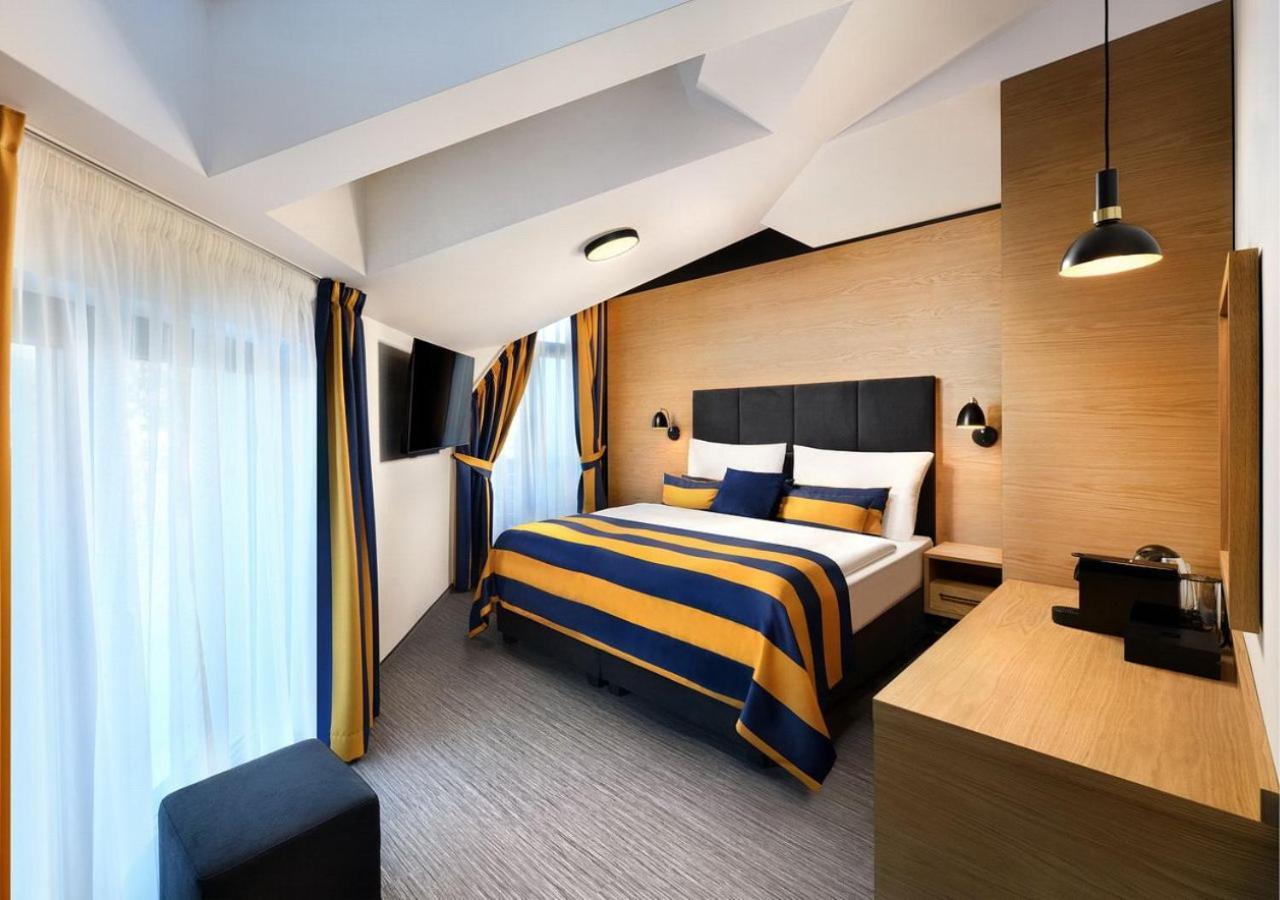 Hotel Galeria Thermal Bešeňová エクステリア 写真