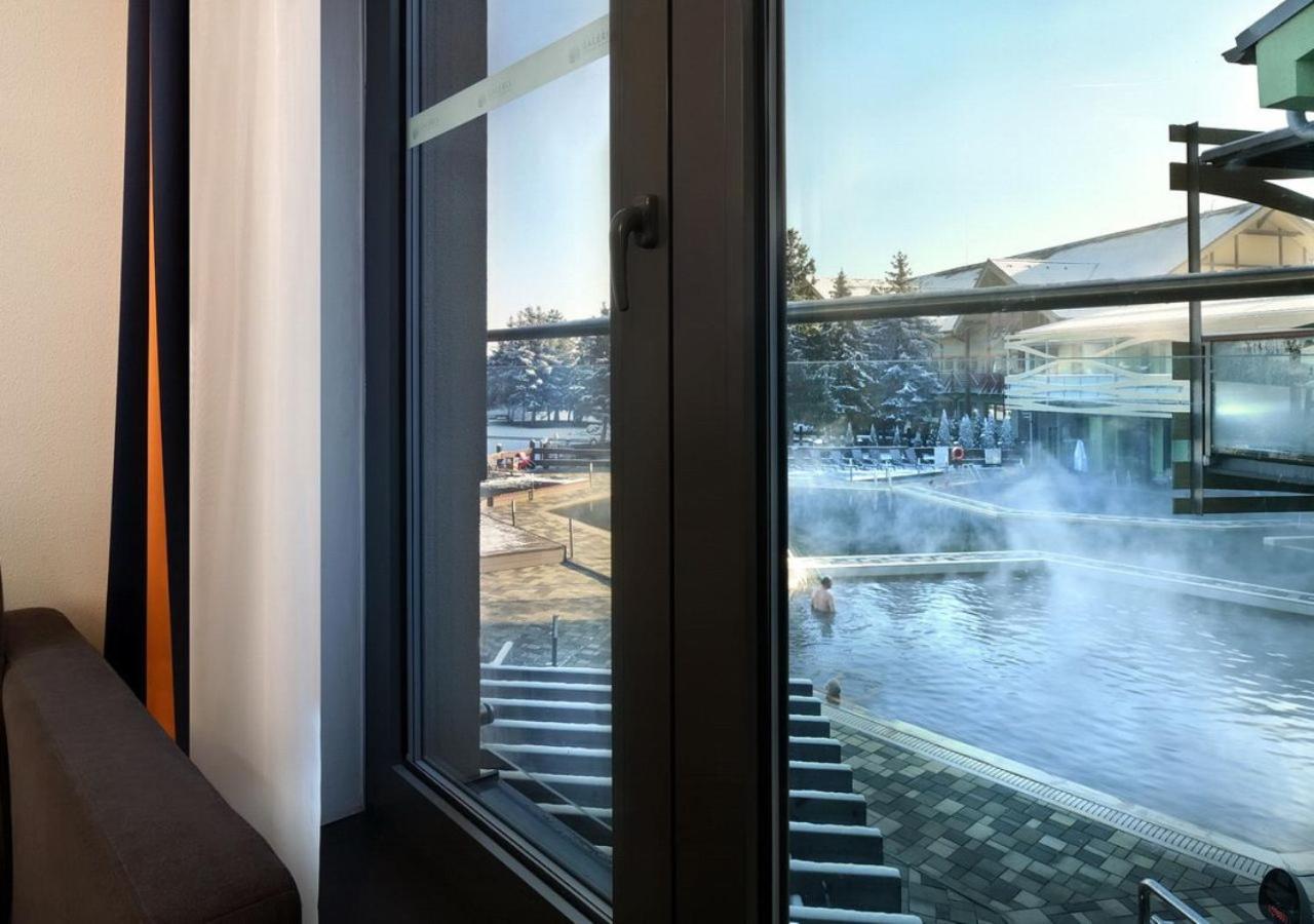 Hotel Galeria Thermal Bešeňová エクステリア 写真