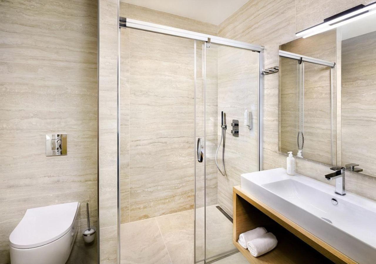 Hotel Galeria Thermal Bešeňová エクステリア 写真