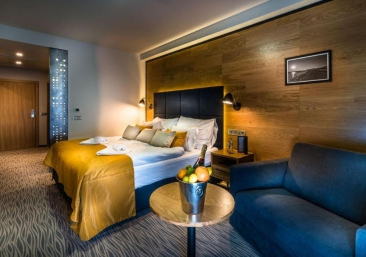 Hotel Galeria Thermal Bešeňová エクステリア 写真