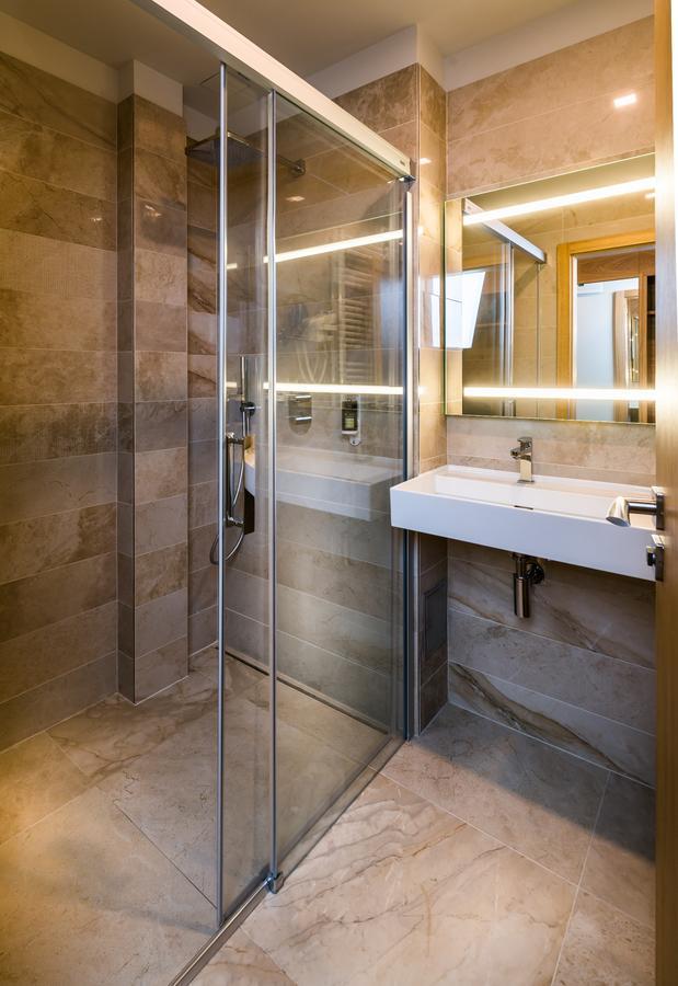 Hotel Galeria Thermal Bešeňová エクステリア 写真